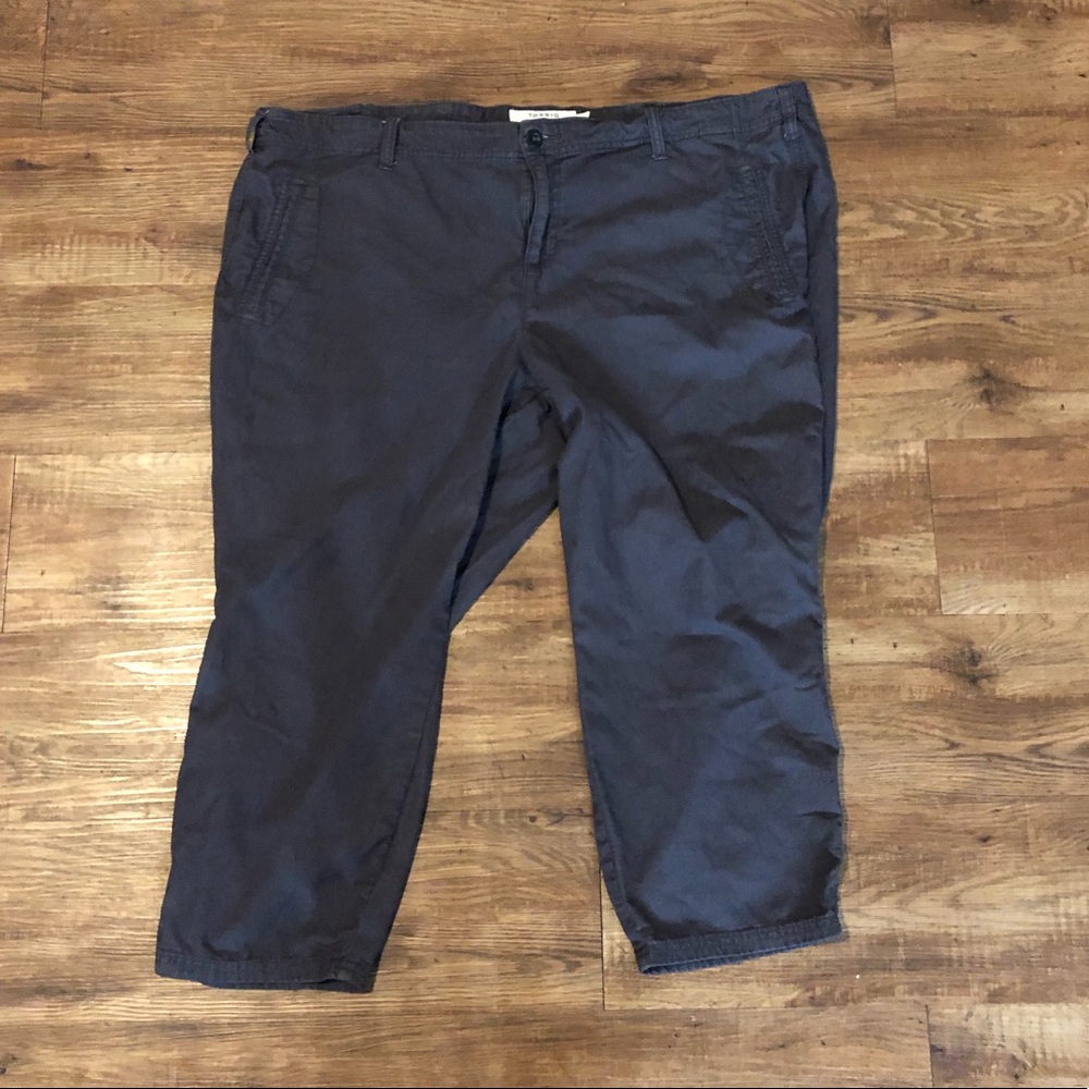 Torrid first at fit capri pants sz 24